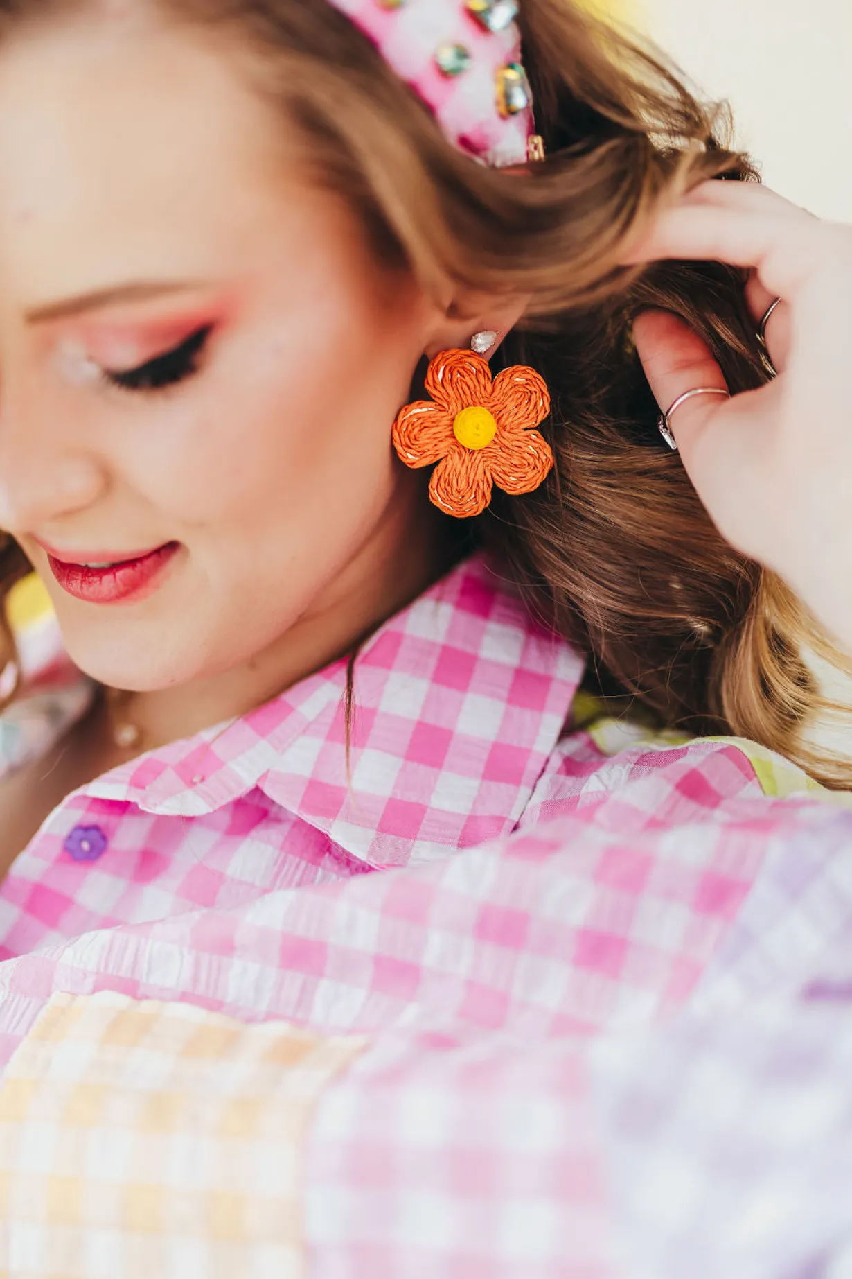 orange_raffia_daisy_earri_4.webp Orange Raffia Daisy Earrings-Brianna Cannon Online