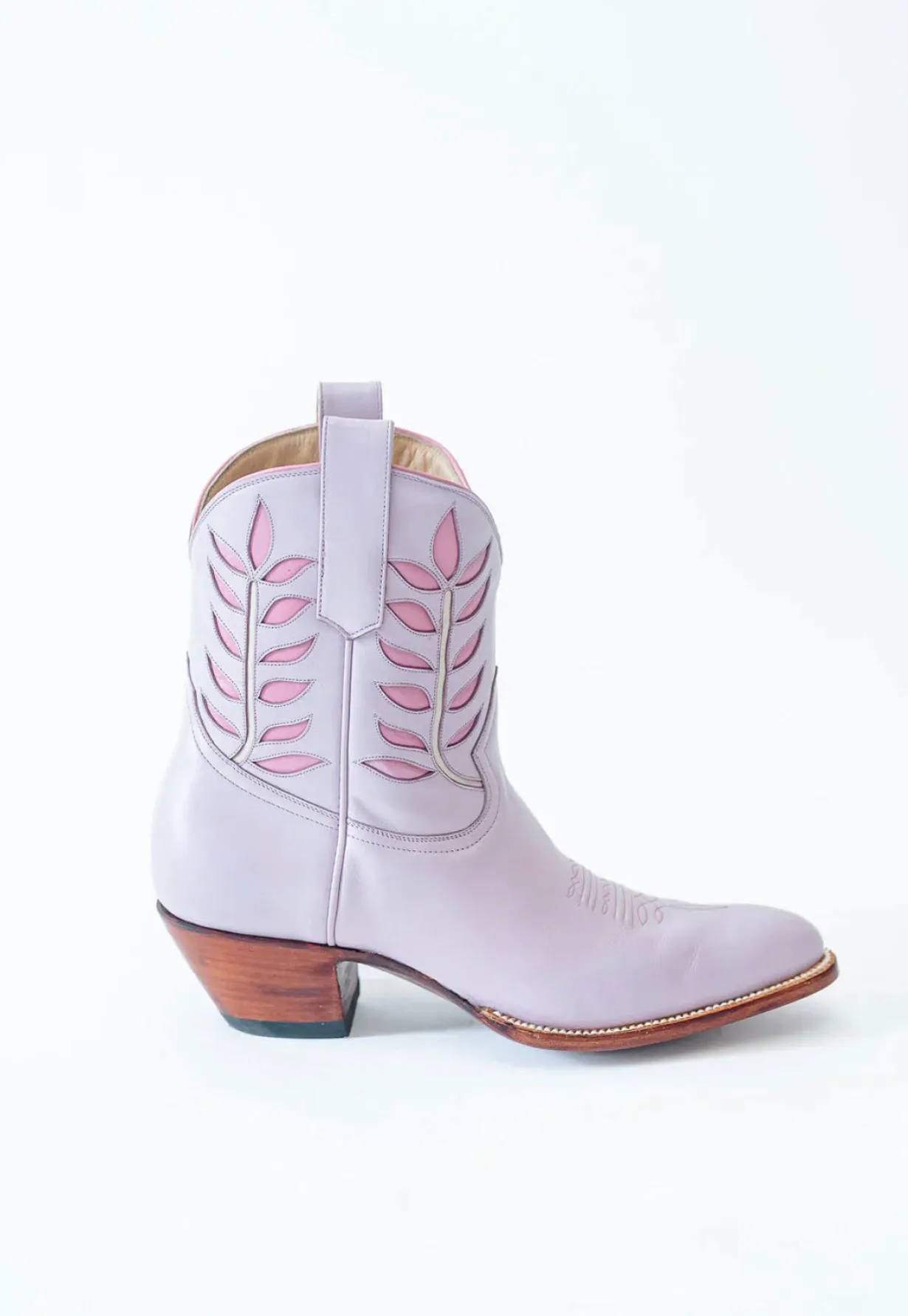 petite_paloma_hadley_boot_4.webp Petite Paloma Hadley Boot - Lavender-Brianna Cannon Best
