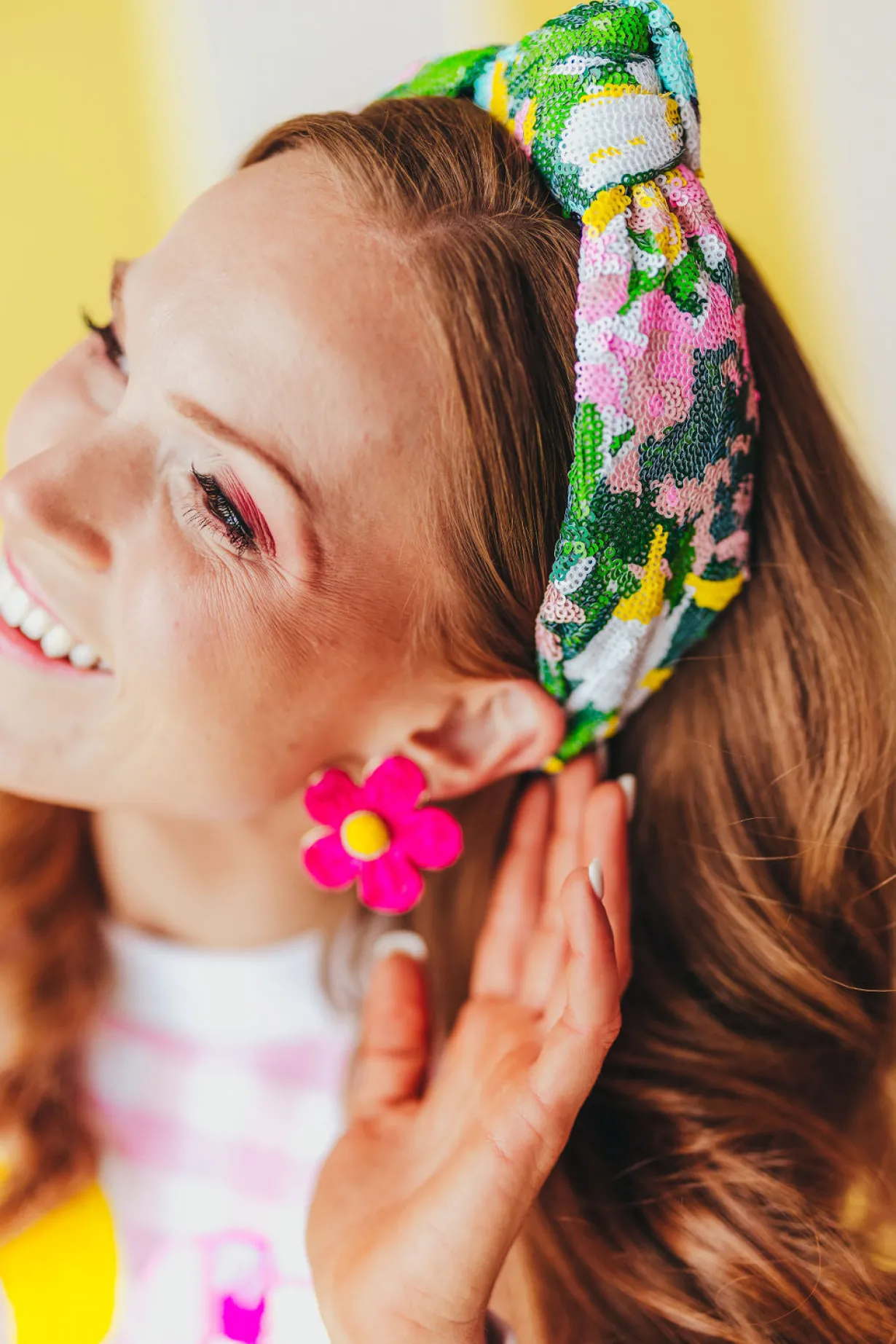 pink_raffia_daisy_earring_1.webp Pink Raffia Daisy Earrings-Brianna Cannon Online
